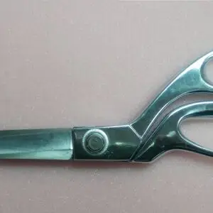 26587